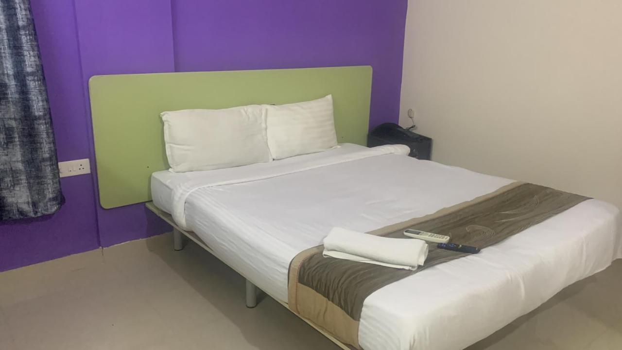 Homewood Suites Hyderabad Exterior photo